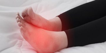 أسباب آلام الأرجل عند الاستيقاظ من النوم