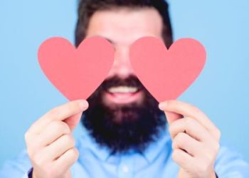 أقوى علامات الحب عند الرجل