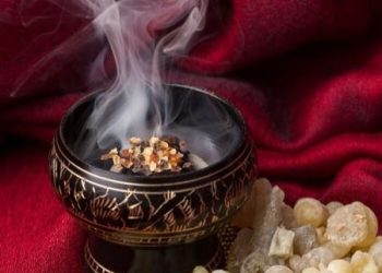 علامات الخادمة التي تستخدم السحر