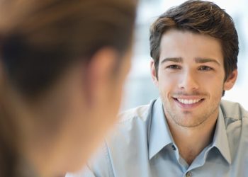 علامات الرجل المعجب في علم النفس