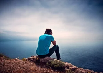 علامات الزعل في لغة الجسد