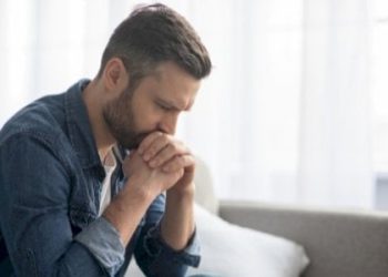 علامات عدم نسيان الرجل حبه القديم