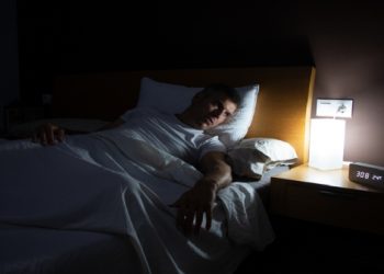 الاستيقاظ المفاجئ من النوم