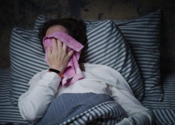 سبب التعرق عند الاستيقاظ من النوم