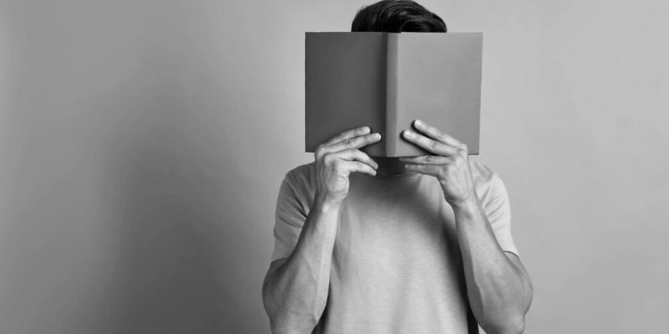 كيف أتخلص من الخجل؟