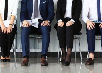 كيف تفهم لغة الجسد في مقابلة العمل؟