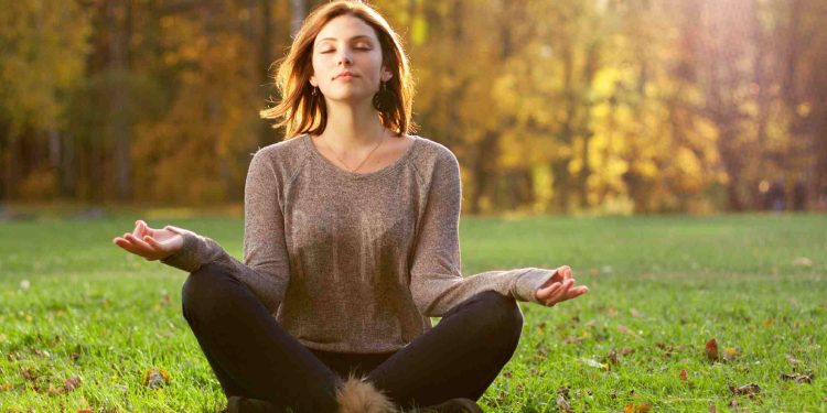 كيف يساعد التأمل في التخلص من الأفكار السلبية؟