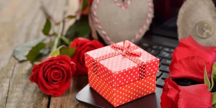 أفكار هدايا عيد الحب للنساء والبنات