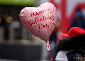كيف يؤثر عيد الحب على الأشخاص الذين تعرضوا لخيبة عاطفية؟